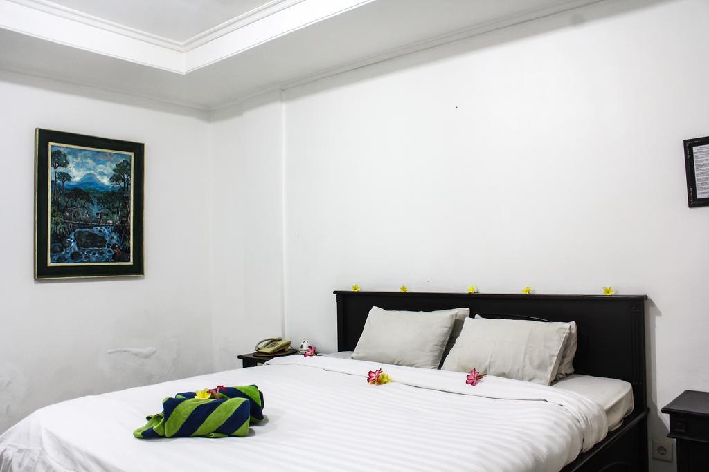 Hotel Puri Tanah Lot Kuta Lombok Exterior foto